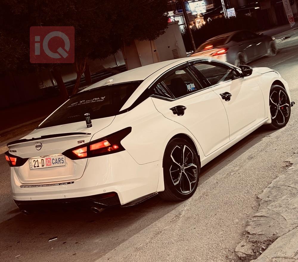 نيسان ألتيما